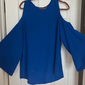 Vince Camuto Blue Asymmetrical Bell Sleeve Blouse with Cold Shoulder XL